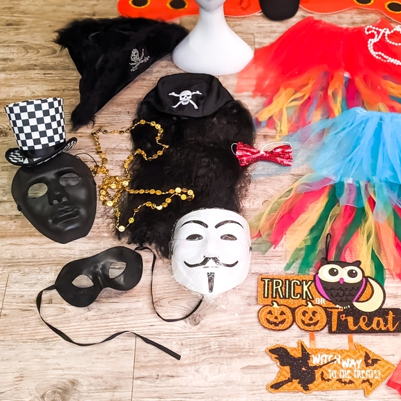 22 Piece Halloween Costume Accessories Set - Picture 6 of 10